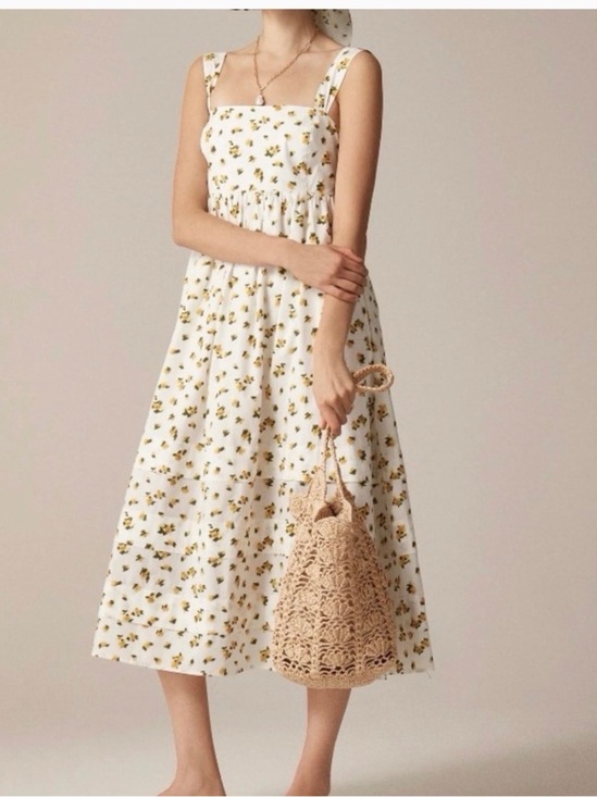 J. Crew Dresses & Skirts - J Crew Squareneck Midi Dress
Budding Rose Print
Size 6 Petite Womens
